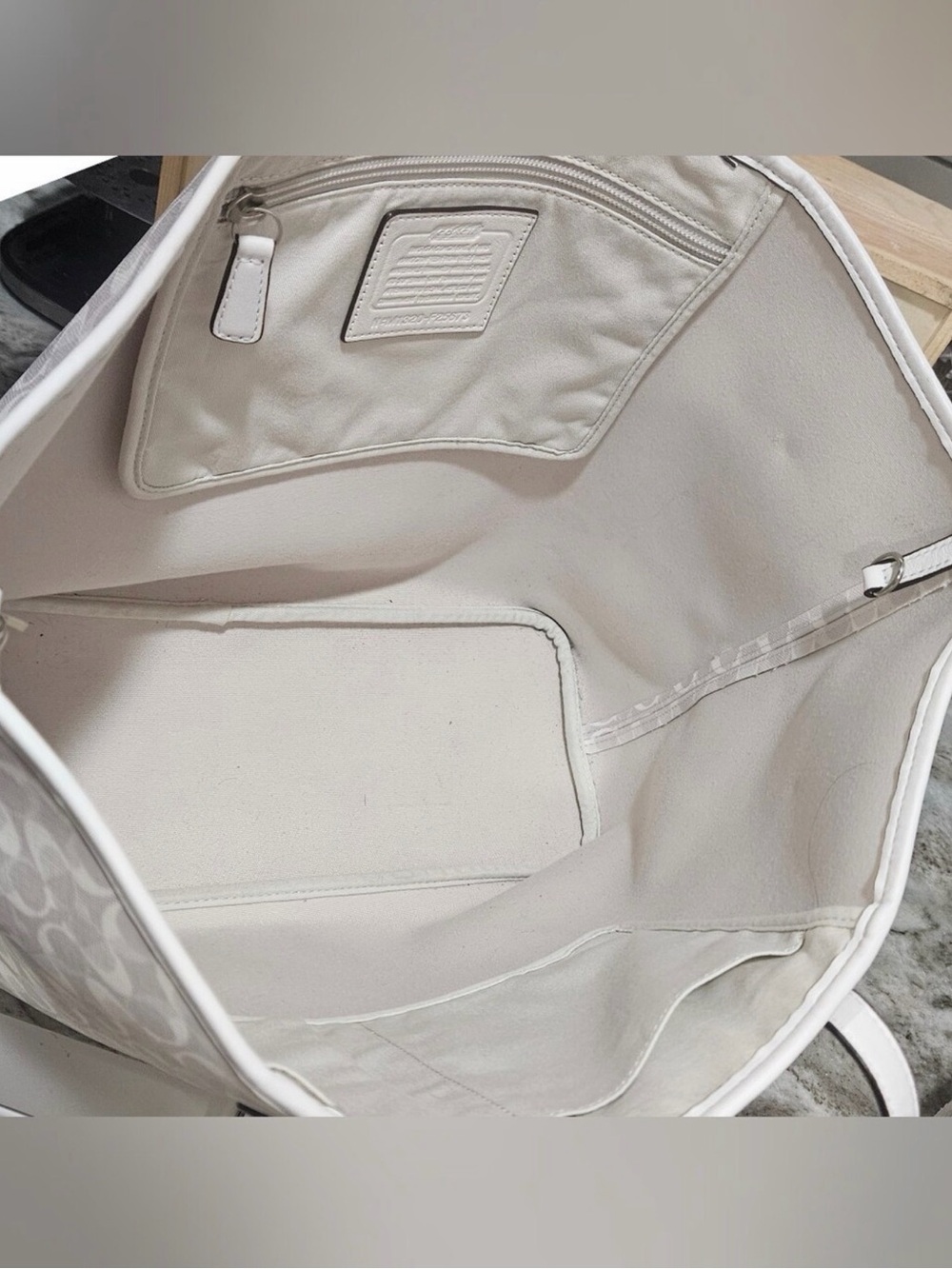 Coach Park Metro Dream Structured White Patterned Tote Bag with Top Handles - Picture 4 of 9